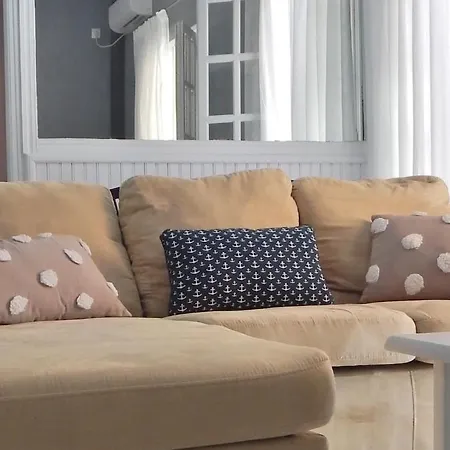 Apartament Cozy 2 Bedrooms On The Hill W/netflix Karousádes