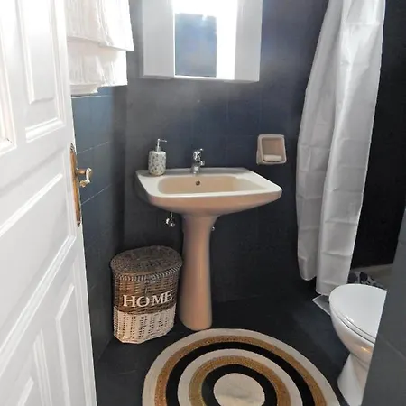 Cozy 2 Bedrooms On The Hill W/netflix Apartament *