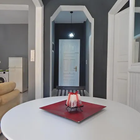 Cozy 2 Bedrooms On The Hill W/netflix Apartment Karousades (Esperies)