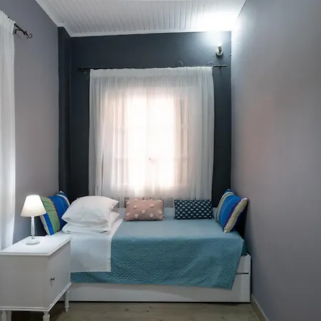 Apartment Cozy 2 Bedrooms On The Hill W/netflix Karousades (Esperies)