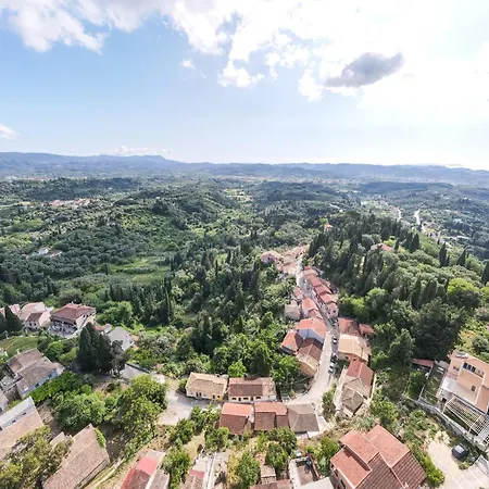 Apartment Cozy 2 Bedrooms On The Hill W/netflix Karousades (Esperies)