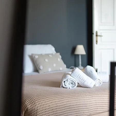 Cozy 2 Bedrooms On The Hill W/netflix Karousádes