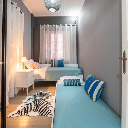 شقة Cozy 2 Bedrooms On The Hill W/netflix Karousádes