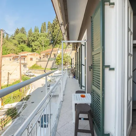 Cozy 2 Bedrooms On The Hill W/netflix Karousádes