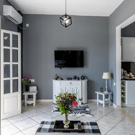 Cozy 2 Bedrooms On The Hill W/netflix Apartament *