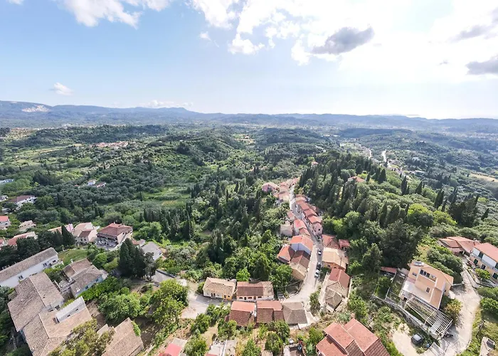 Apartament Cozy 2 Bedrooms On The Hill W/netflix Karousádes